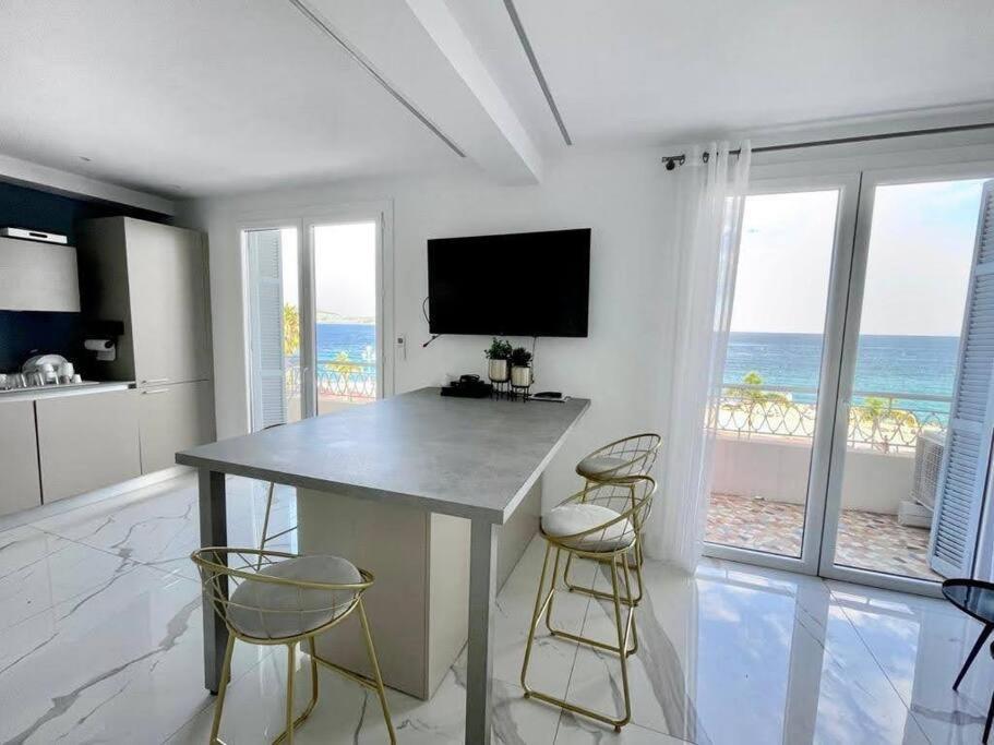 Beach Front, Superbe Appartement Pour 4 Personnes Nice Exterior photo